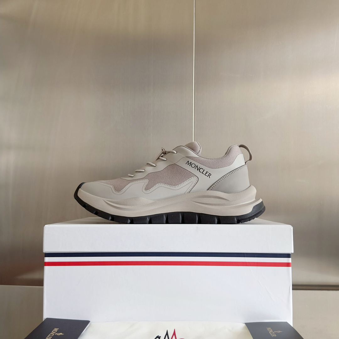 顶级版本:男款
Moncler 盟可睐/蒙口 户外 休闲 运动鞋 老爹鞋
原版购入开发 做货 运动鞋旨在