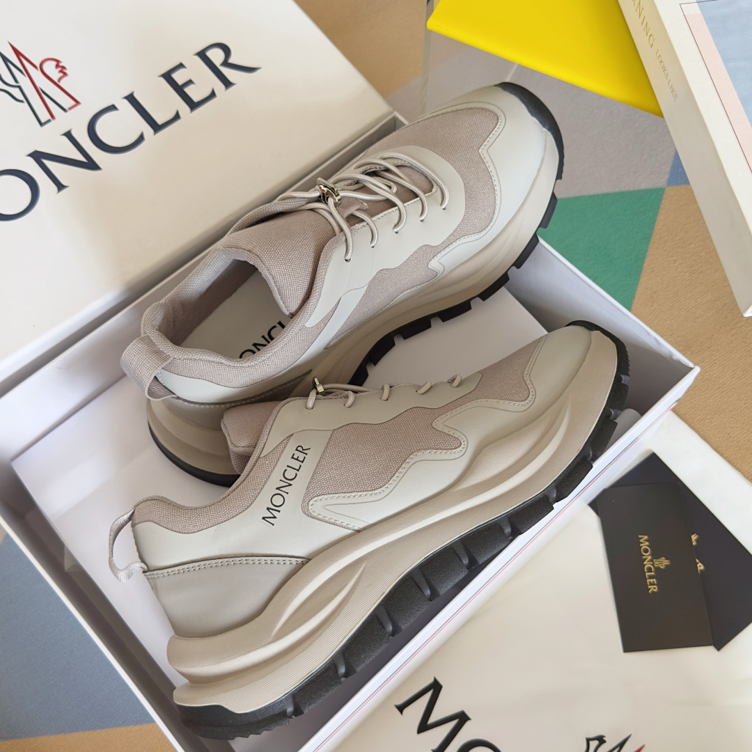 顶级版本:男款
Moncler 盟可睐/蒙口 户外 休闲 运动鞋 老爹鞋
原版购入开发 做货 运动鞋旨在