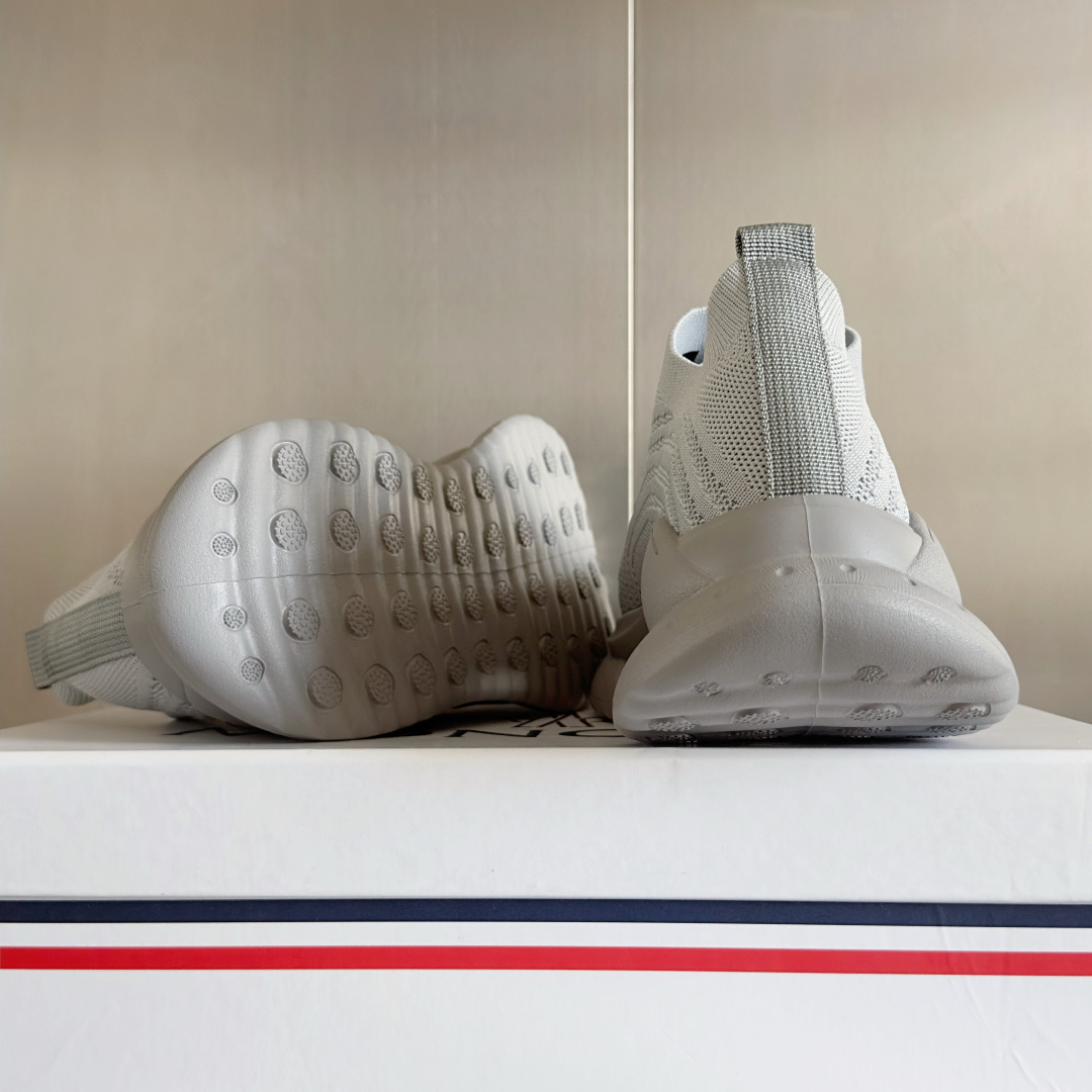顶级版本:男款
Moncler 盟可睐/蒙口Trailgrip Lite 2系列 户外 针织 飞织 休闲