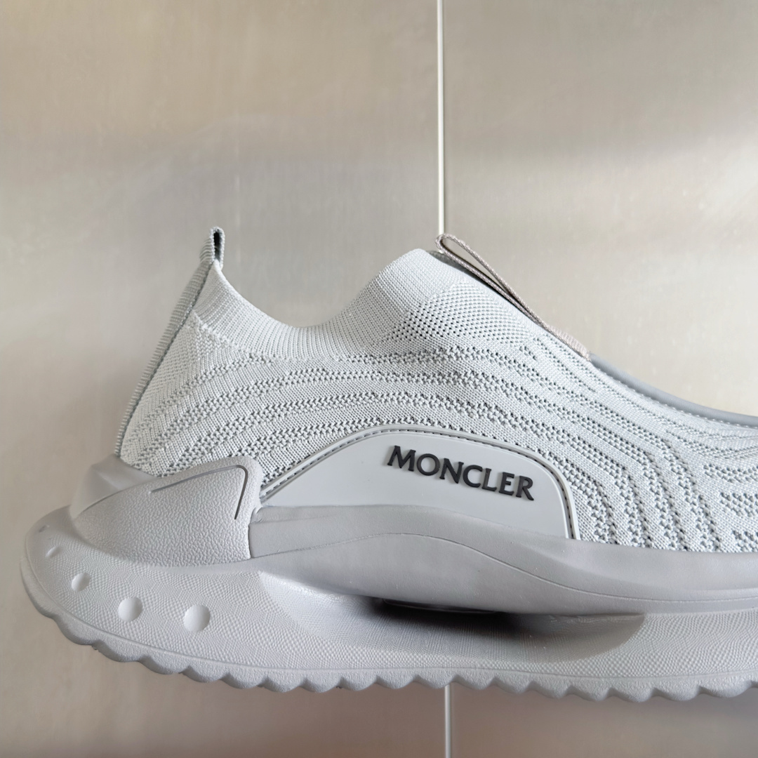 顶级版本:男款
Moncler 盟可睐/蒙口Trailgrip Lite 2系列 户外 针织 飞织 休闲