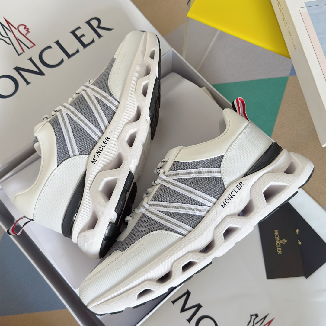 顶级版本:男款
Moncler 盟可睐/蒙口 户外 休闲 运动鞋 老爹鞋
原版购入开发 做货 运动鞋旨在