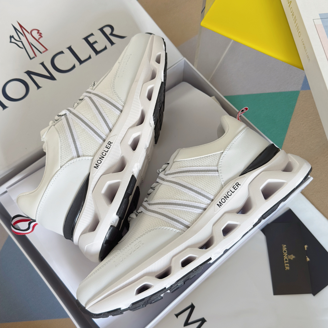 顶级版本:男款
Moncler 盟可睐/蒙口 户外 休闲 运动鞋 老爹鞋
原版购入开发 做货 运动鞋旨在
