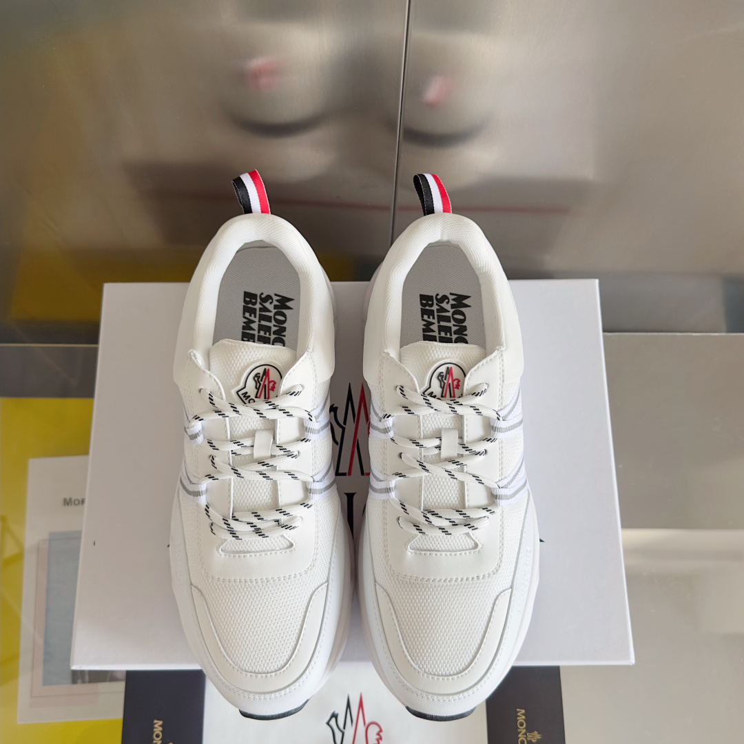 顶级版本:男款
Moncler 盟可睐/蒙口 户外 休闲 运动鞋 老爹鞋
原版购入开发 做货 运动鞋旨在
