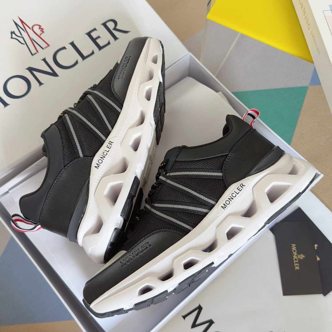 顶级版本:男款
Moncler 盟可睐/蒙口 户外 休闲 运动鞋 老爹鞋
原版购入开发 做货 运动鞋旨在