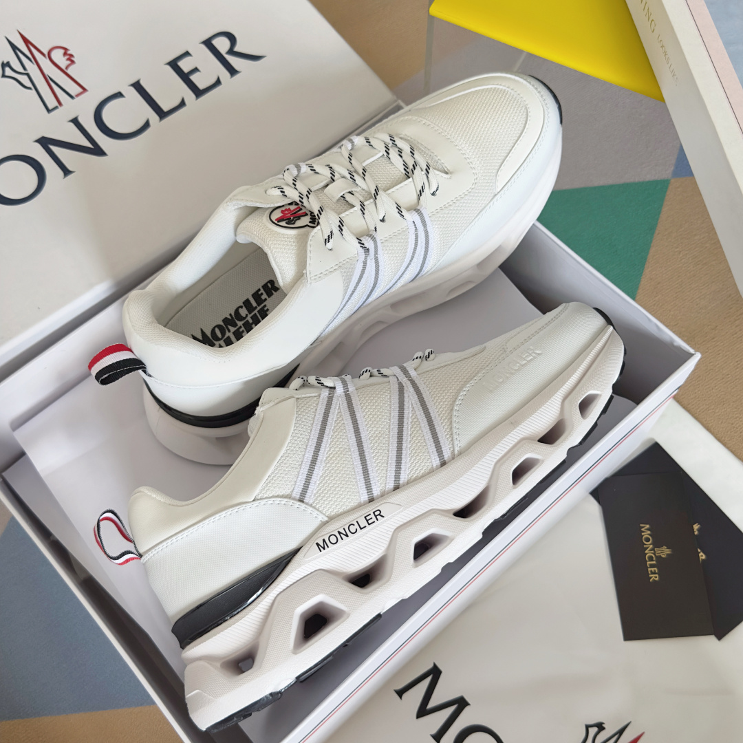 顶级版本:男款
Moncler 盟可睐/蒙口 户外 休闲 运动鞋 老爹鞋
原版购入开发 做货 运动鞋旨在