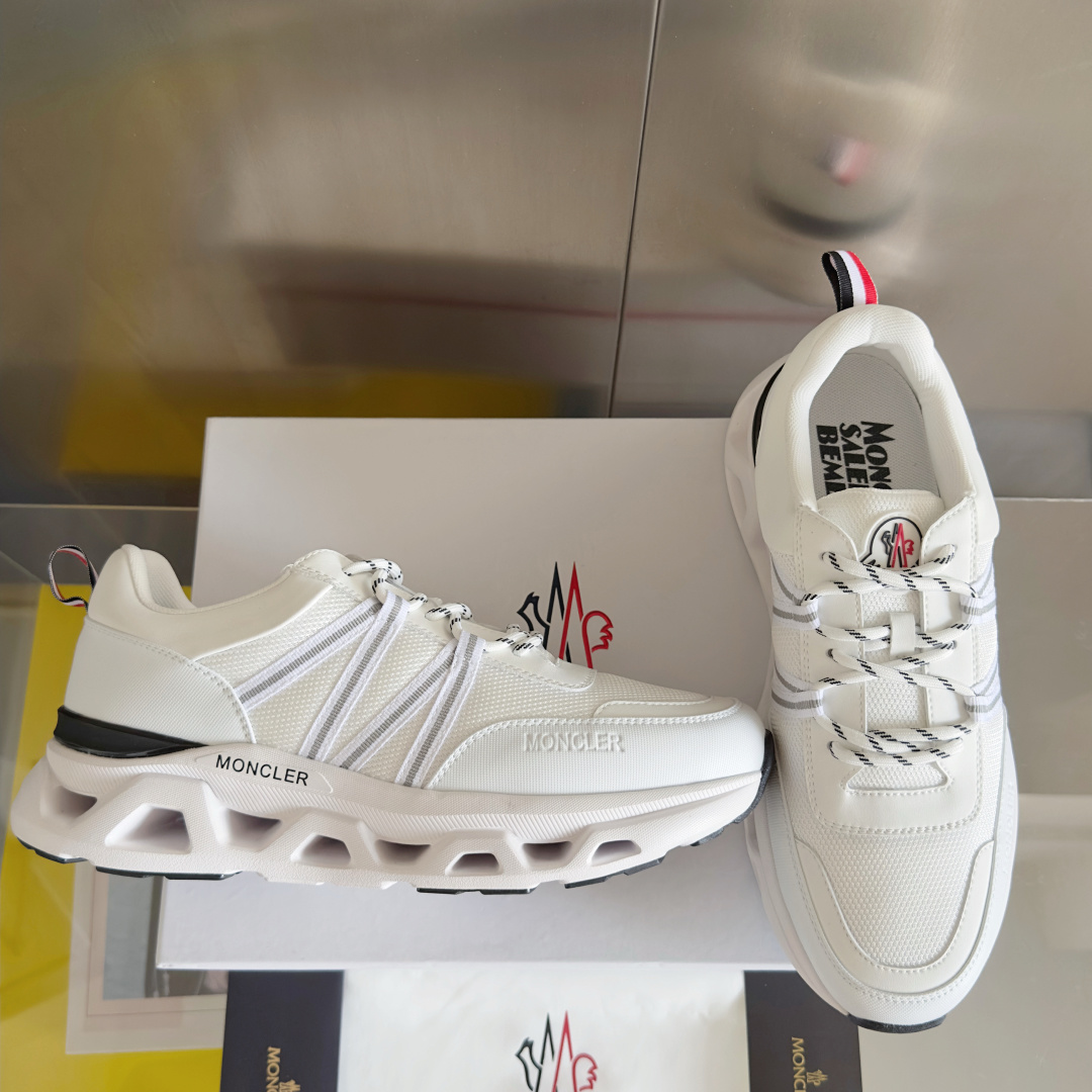 顶级版本:男款
Moncler 盟可睐/蒙口 户外 休闲 运动鞋 老爹鞋
原版购入开发 做货 运动鞋旨在