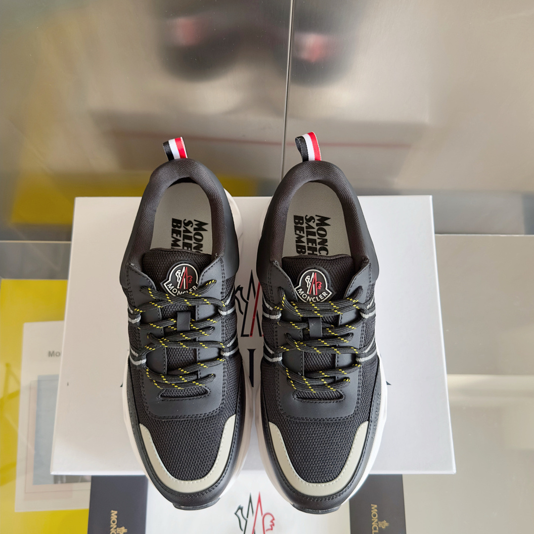 顶级版本:男款
Moncler 盟可睐/蒙口 户外 休闲 运动鞋 老爹鞋
原版购入开发 做货 运动鞋旨在