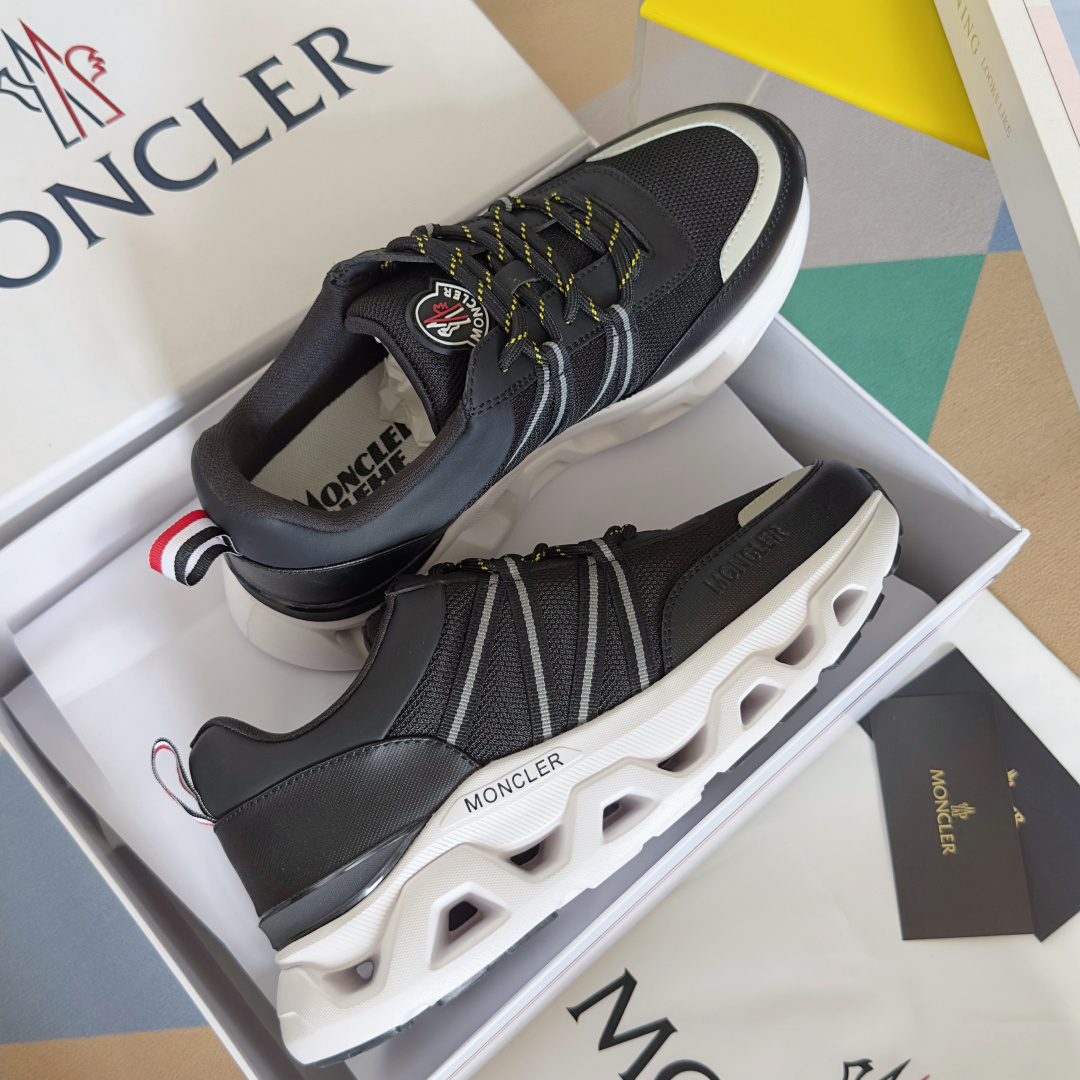 顶级版本:男款
Moncler 盟可睐/蒙口 户外 休闲 运动鞋 老爹鞋
原版购入开发 做货 运动鞋旨在