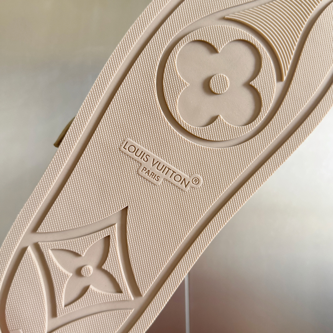 顶级版本:女款
LV 路易威登 L家 驴牌 To-Go Comfort系列 老花 勃肯 包头拖鞋 凉鞋