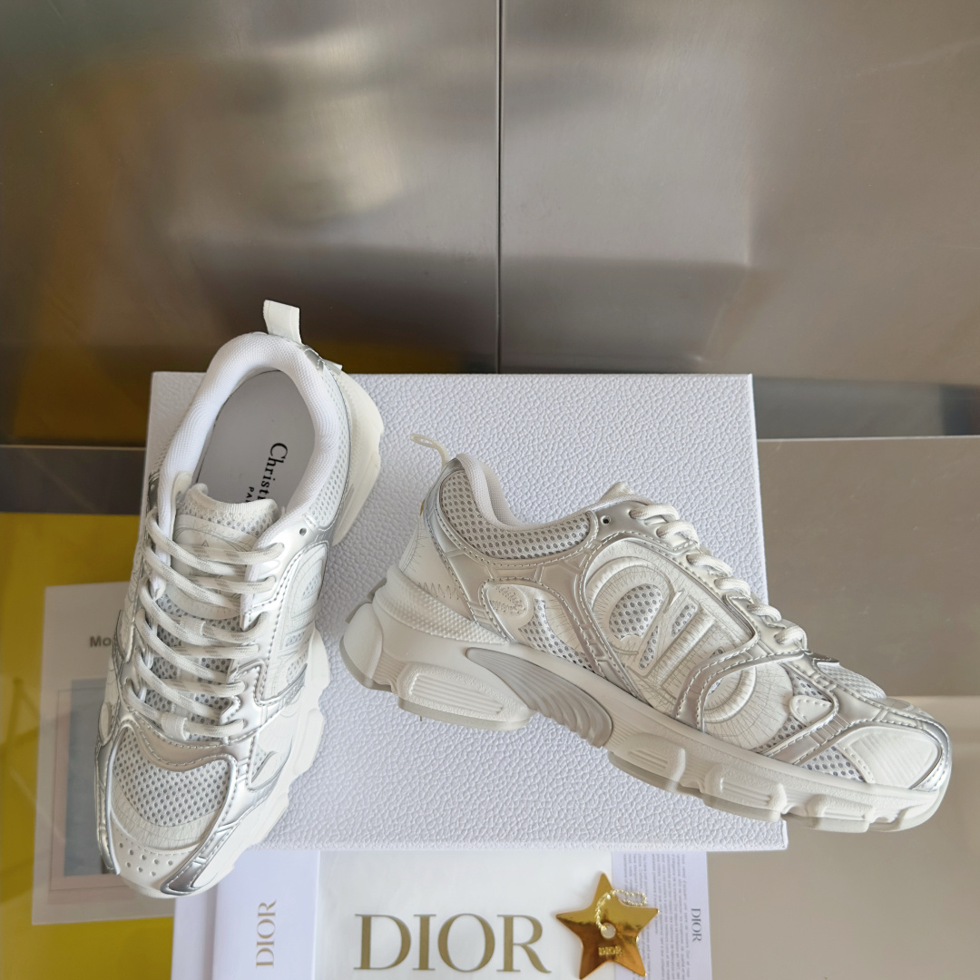顶级版本:女款
Dior迪奥Chrono系列 休闲 运动鞋 老爹鞋
原版购入开发 做货 这款 Dior