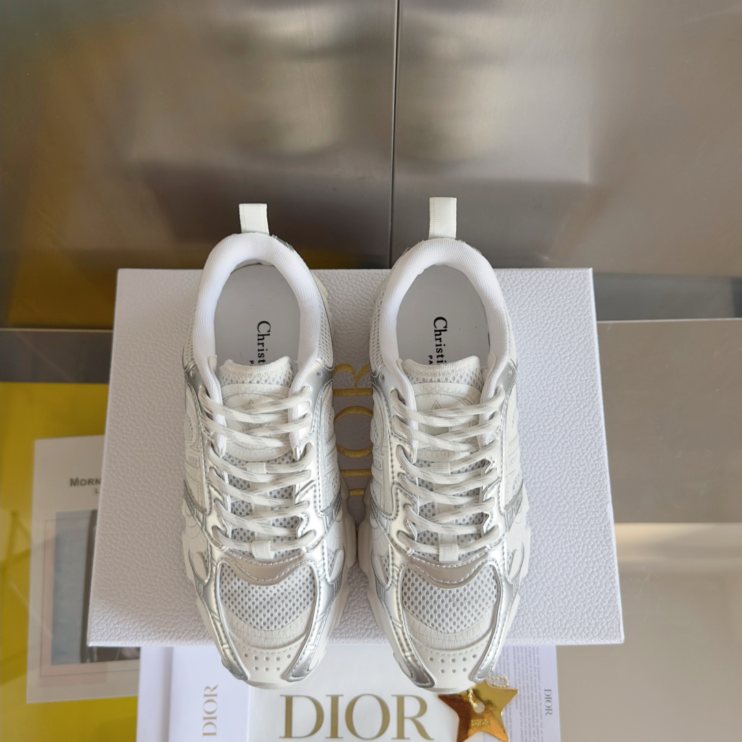 顶级版本:女款
Dior迪奥Chrono系列 休闲 运动鞋 老爹鞋
原版购入开发 做货 这款 Dior