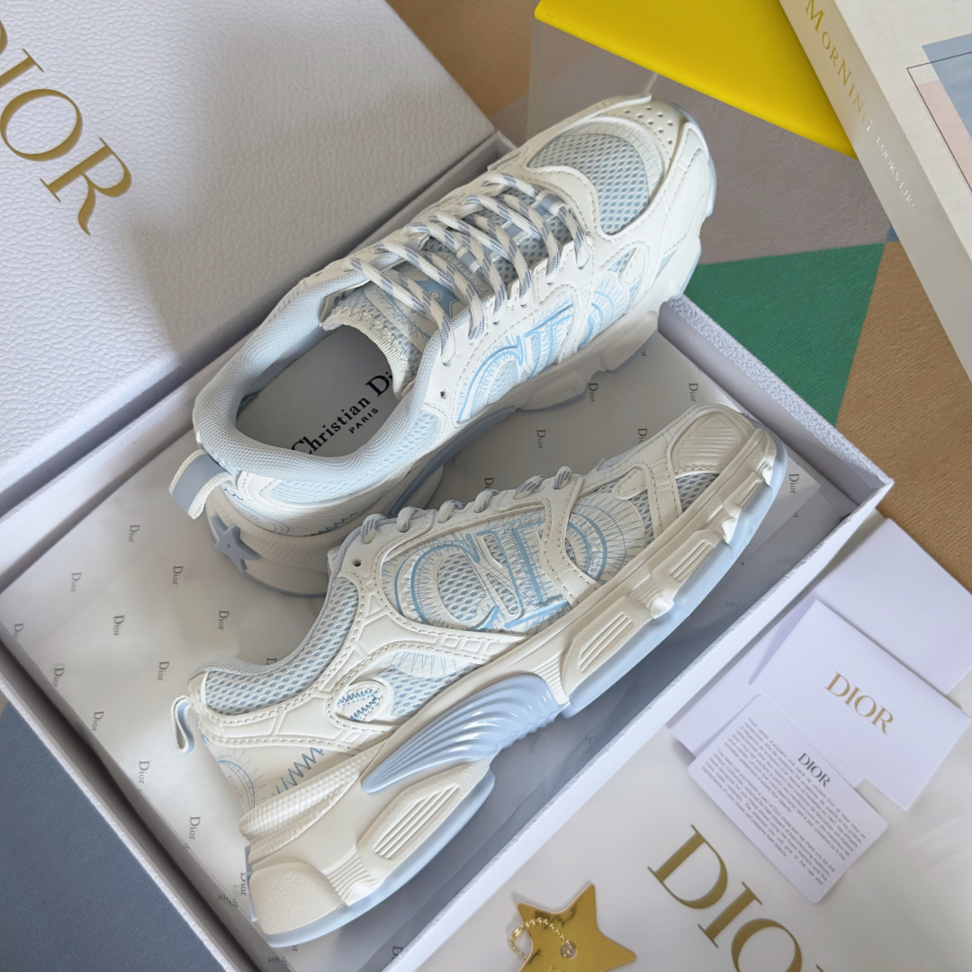 顶级版本:女款
Dior迪奥Chrono系列 休闲 运动鞋 老爹鞋
原版购入开发 做货 这款 Dior