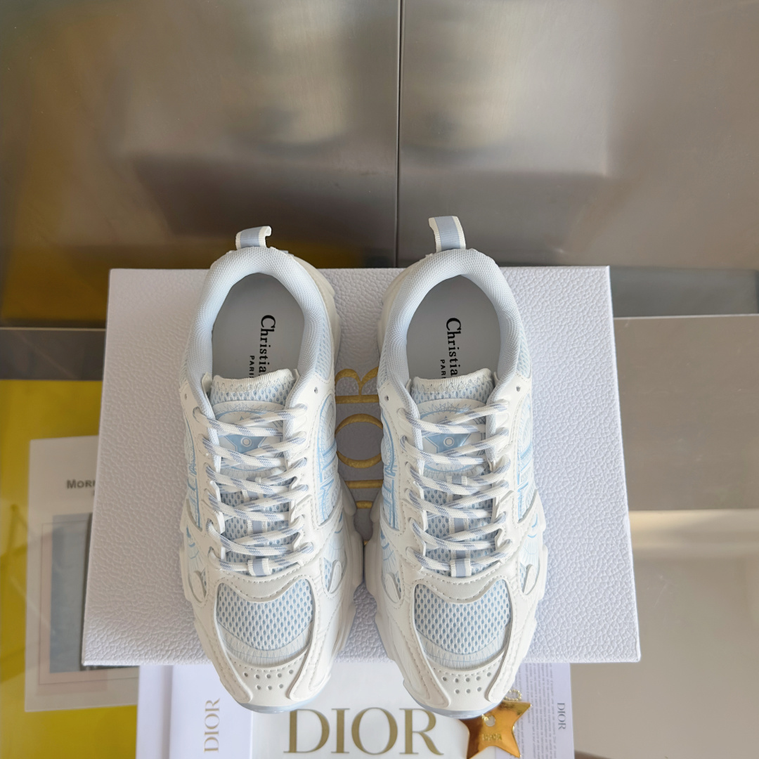 顶级版本:女款
Dior迪奥Chrono系列 休闲 运动鞋 老爹鞋
原版购入开发 做货 这款 Dior