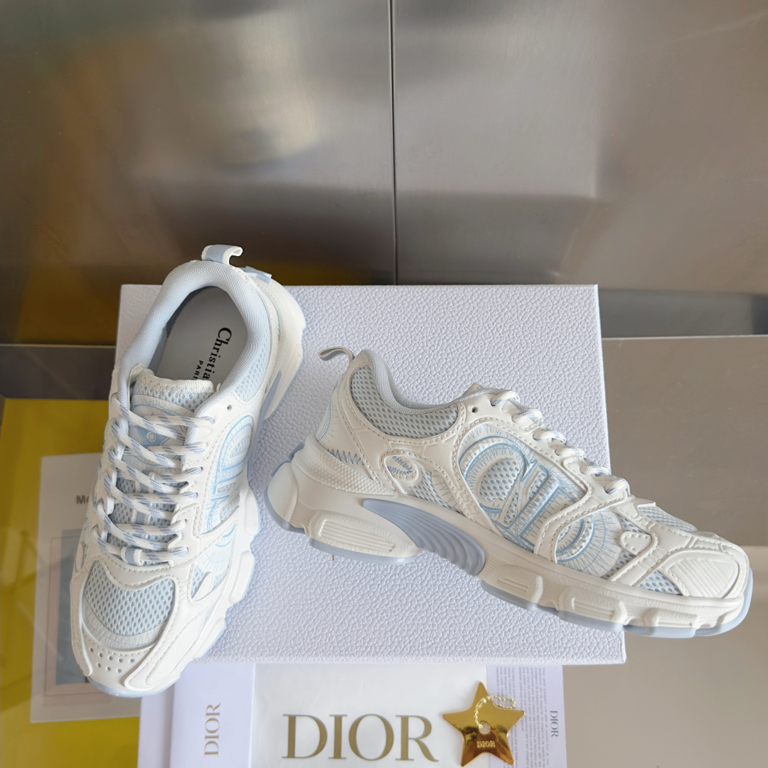 顶级版本:女款
Dior迪奥Chrono系列 休闲 运动鞋 老爹鞋
原版购入开发 做货 这款 Dior