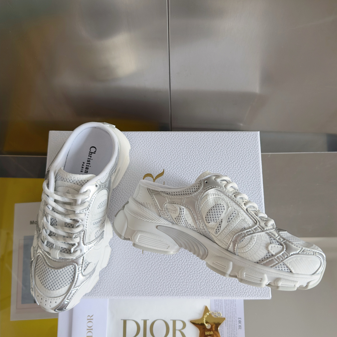 顶级版本:女款
Dior迪奥Chrono系列 休闲 运动鞋 老爹鞋
原版购入开发 做货 这款 Dior
