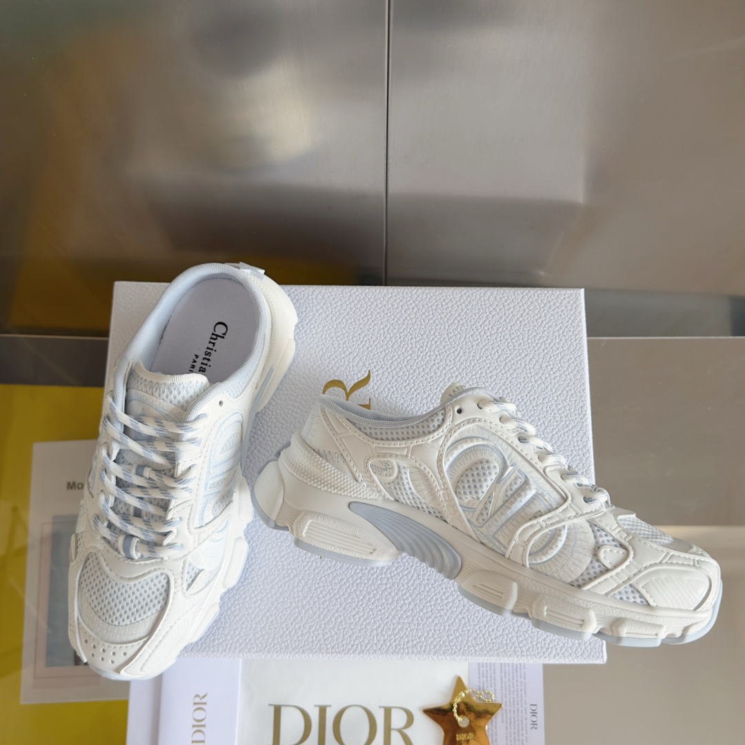 顶级版本:女款
Dior迪奥Chrono系列 休闲 运动鞋 老爹鞋
原版购入开发 做货 这款 Dior