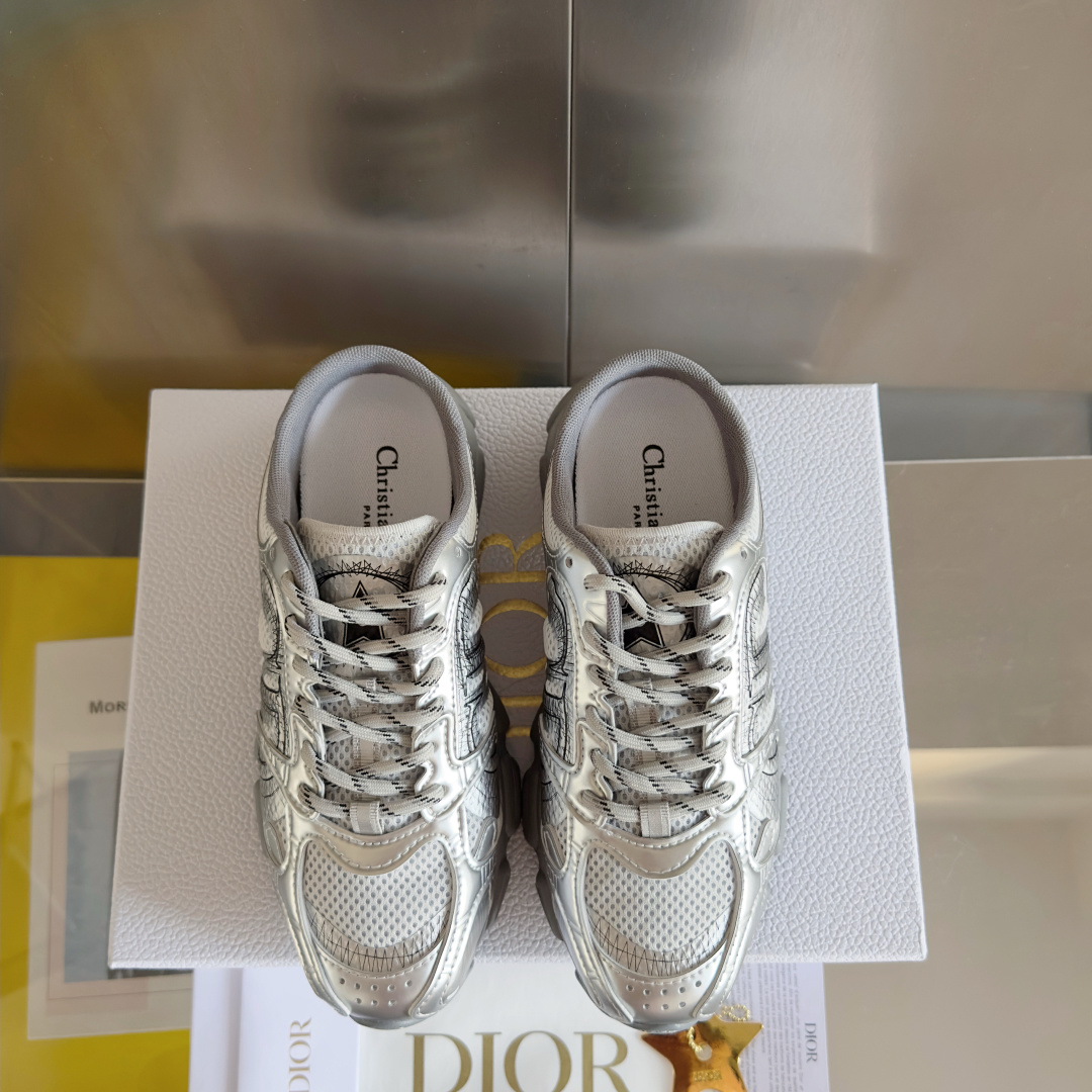 顶级版本:女款
Dior迪奥Chrono系列 休闲 运动鞋 老爹鞋
原版购入开发 做货 这款 Dior