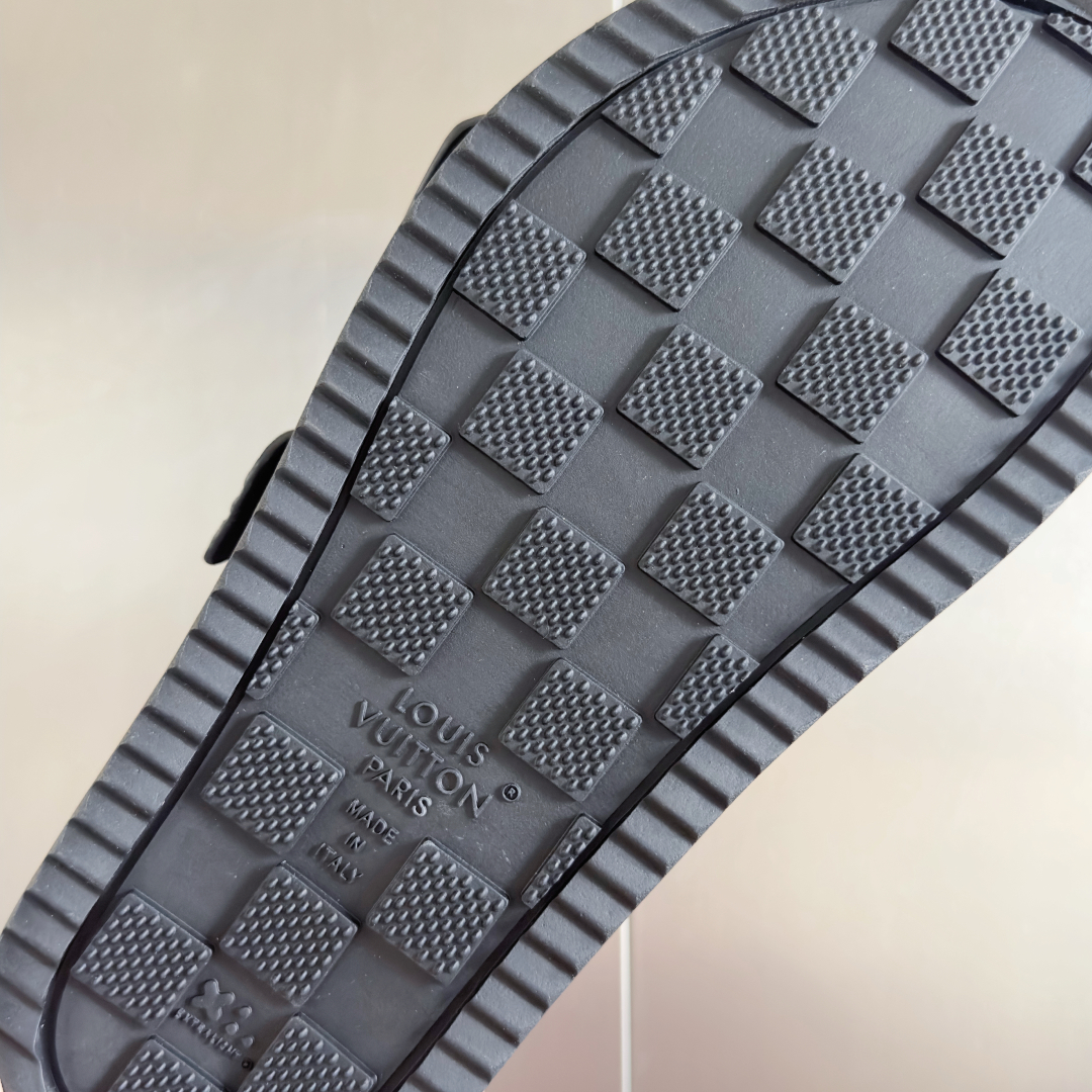 顶级版本：男款
LV 路易威登 L家 驴牌Venice系列 厚底 凉拖鞋
原版购入开发 做货 本款 LV