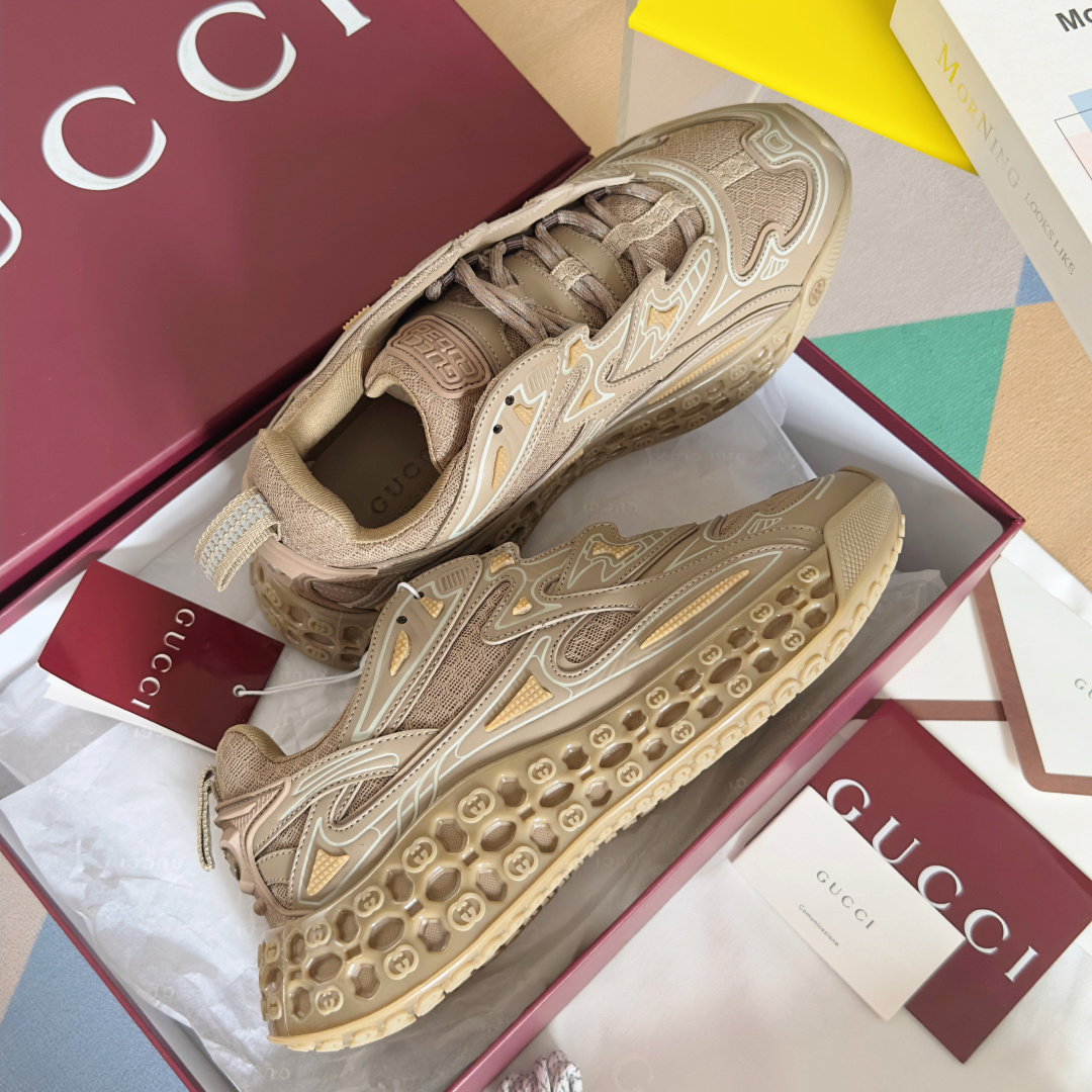 顶级版本:
Gucci 古驰 最新cub3d系列 厚底 休闲 运动鞋 老爹鞋
原版购入开发 做货 202