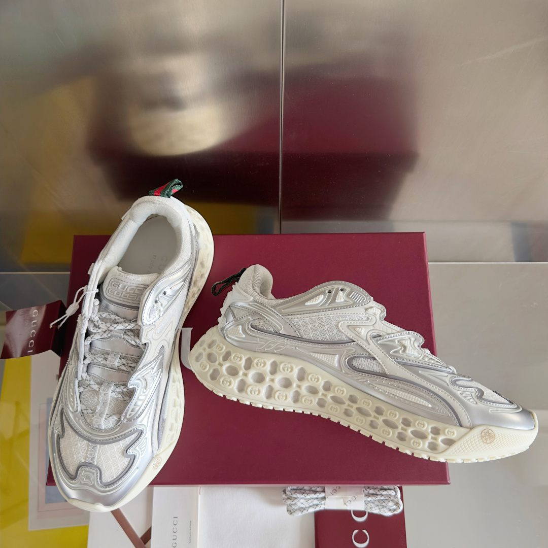 顶级版本:
Gucci 古驰 最新cub3d系列 厚底 休闲 运动鞋 老爹鞋
原版购入开发 做货 202