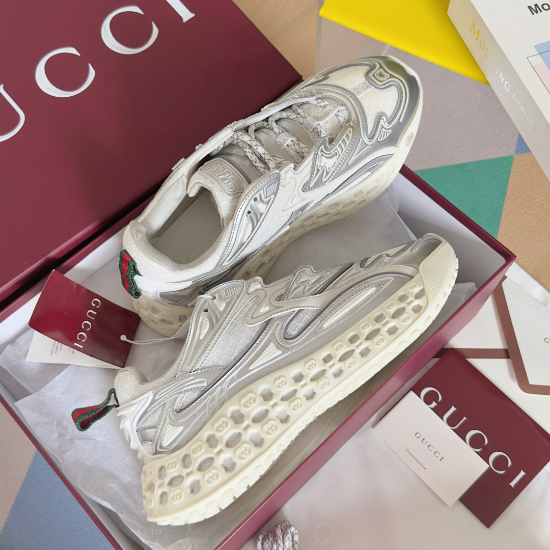 顶级版本:
Gucci 古驰 最新cub3d系列 厚底 休闲 运动鞋 老爹鞋
原版购入开发 做货 202