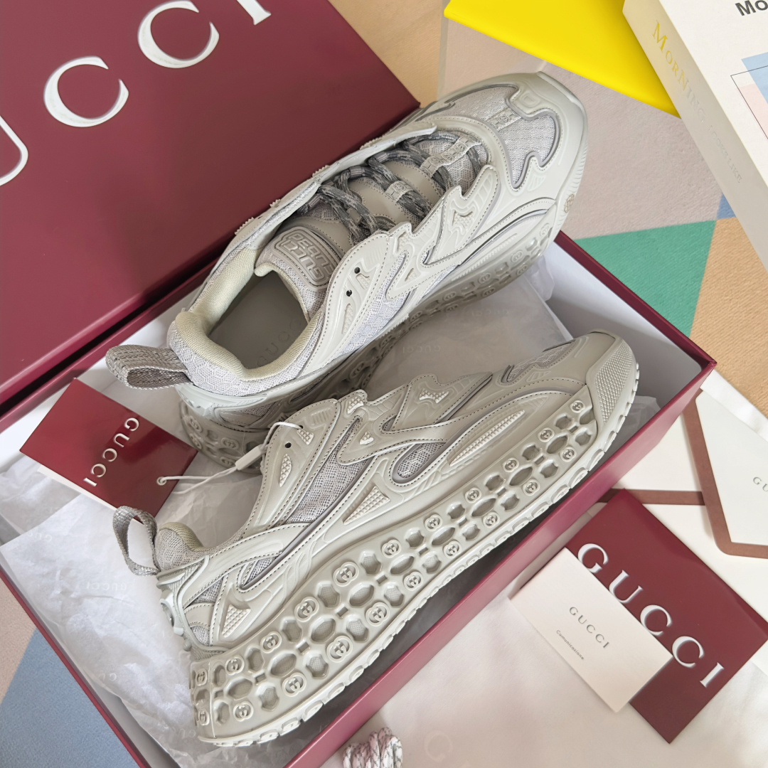 顶级版本：
Gucci 古驰 最新cub3d系列 厚底 休闲 运动鞋 老爹鞋
原版购入开发 做货 202
