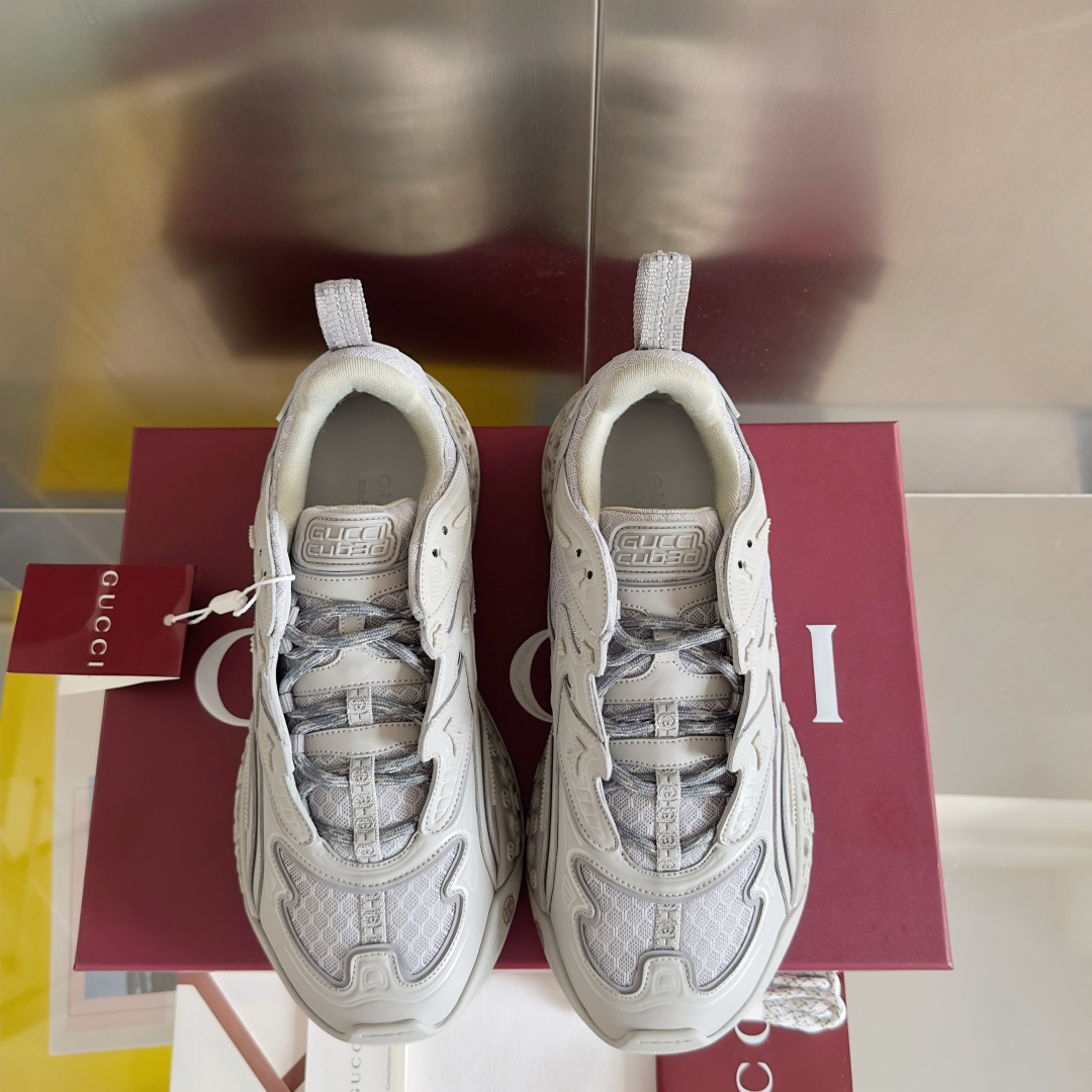 顶级版本：
Gucci 古驰 最新cub3d系列 厚底 休闲 运动鞋 老爹鞋
原版购入开发 做货 202