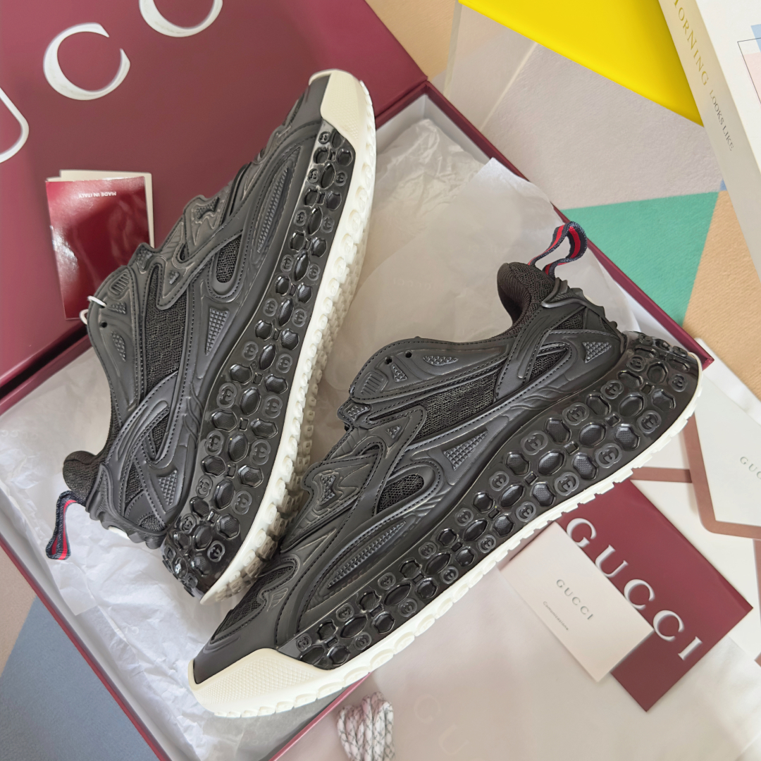 顶级版本：
Gucci 古驰 最新cub3d系列 厚底 休闲 运动鞋 老爹鞋
原版购入开发 做货 202
