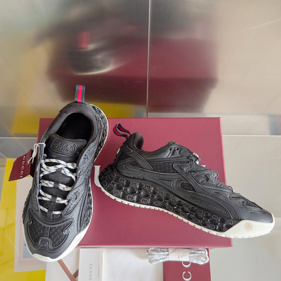 顶级版本：
Gucci 古驰 最新cub3d系列 厚底 休闲 运动鞋 老爹鞋
原版购入开发 做货 202