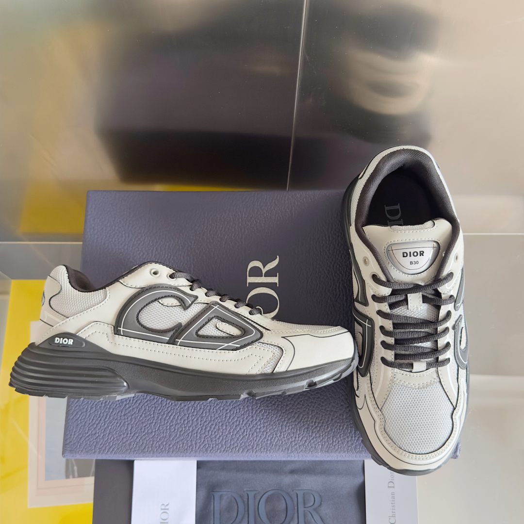 顶级版本：情侣款【莞货】新配色
Dior 迪奥最新配色B30系列 反光 老爹运动鞋
原版9100💰购入开