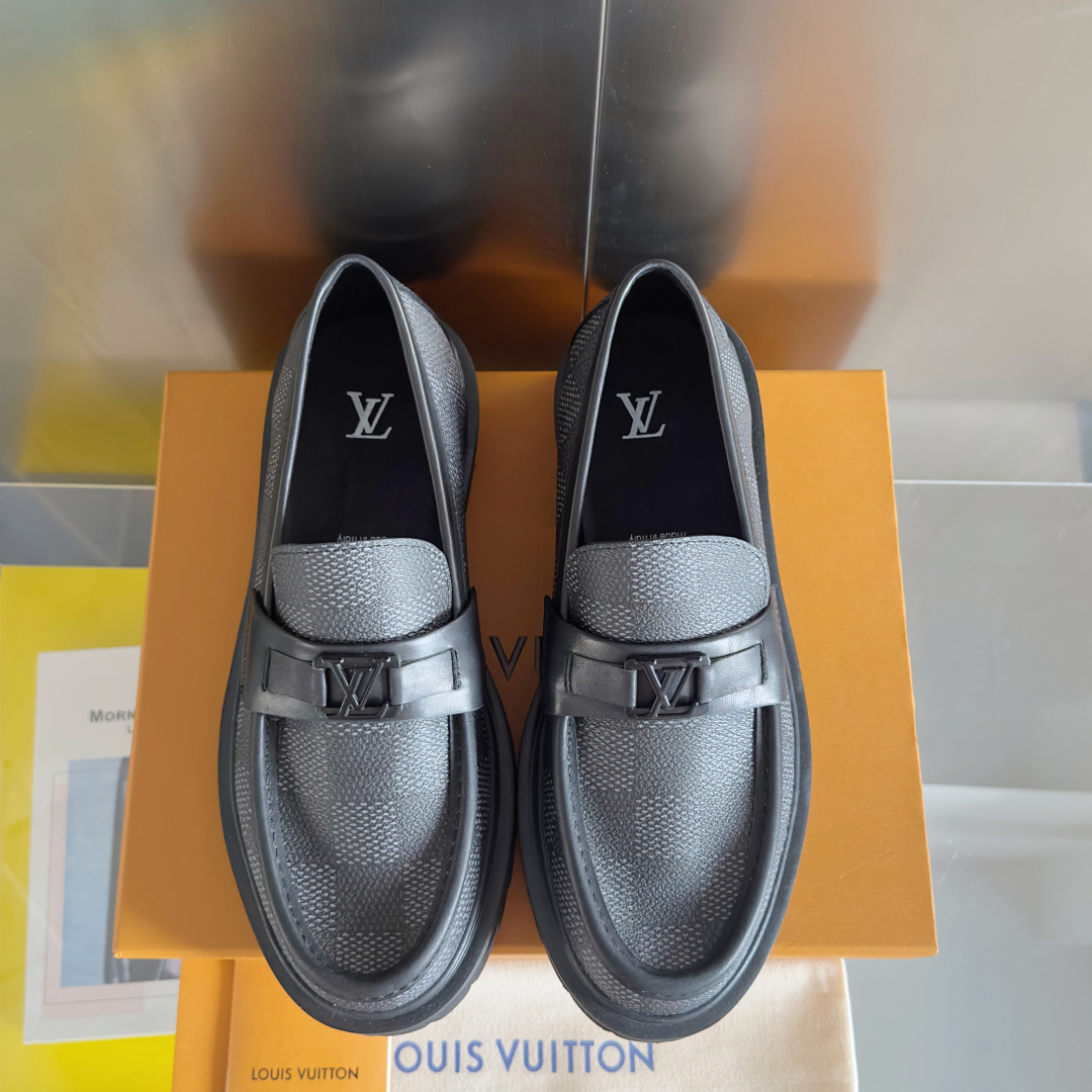 顶级版本：
LV 路易威登 L家 驴牌 Major系列 厚底 休闲 乐福鞋
原版购入开发 做货 本款 M