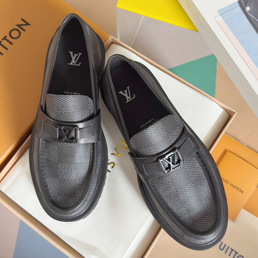 顶级版本：
LV 路易威登 L家 驴牌 Major系列 厚底 休闲 乐福鞋
原版购入开发 做货 本款 M