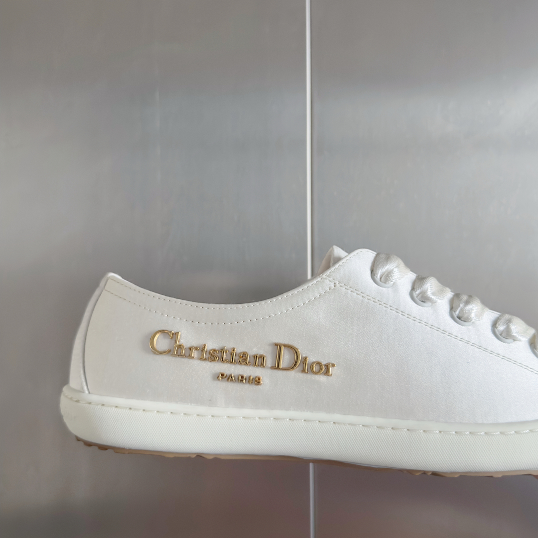 顶级版本：女款
Dior 迪奥 最新Lucky系列 绸缎 小白鞋 休闲 运动鞋
原版购入开发 做货 这款