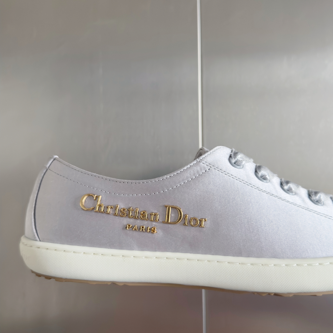 顶级版本：女款
Dior 迪奥 最新Lucky系列 绸缎 小白鞋 休闲 运动鞋
原版购入开发 做货 这款