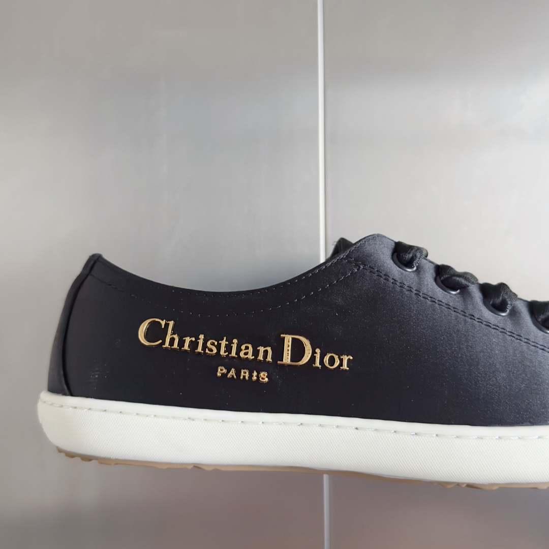 顶级版本：女款
Dior 迪奥 最新Lucky系列 绸缎 小白鞋 休闲 运动鞋
原版购入开发 做货 这款