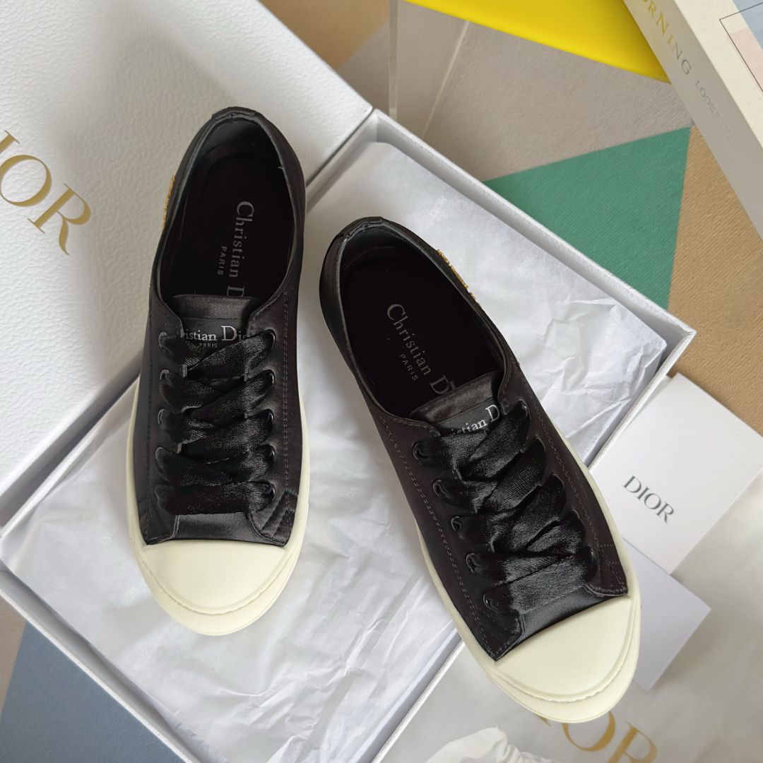 顶级版本：女款
Dior 迪奥 最新Lucky系列 绸缎 小白鞋 休闲 运动鞋
原版购入开发 做货 这款