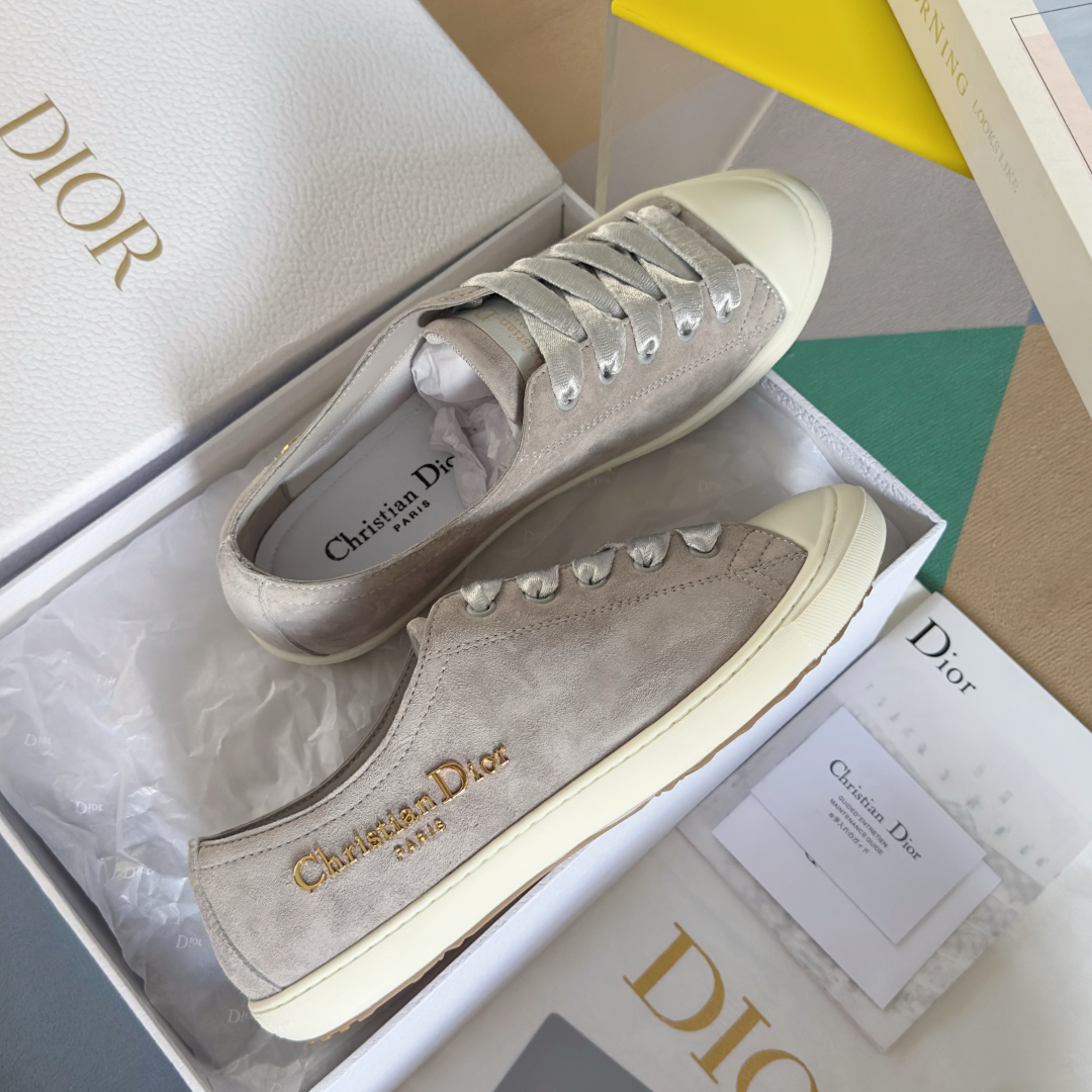 顶级版本：女款
Dior 迪奥 最新Lucky系列 绸缎 小白鞋 休闲 运动鞋
原版购入开发 做货 这款