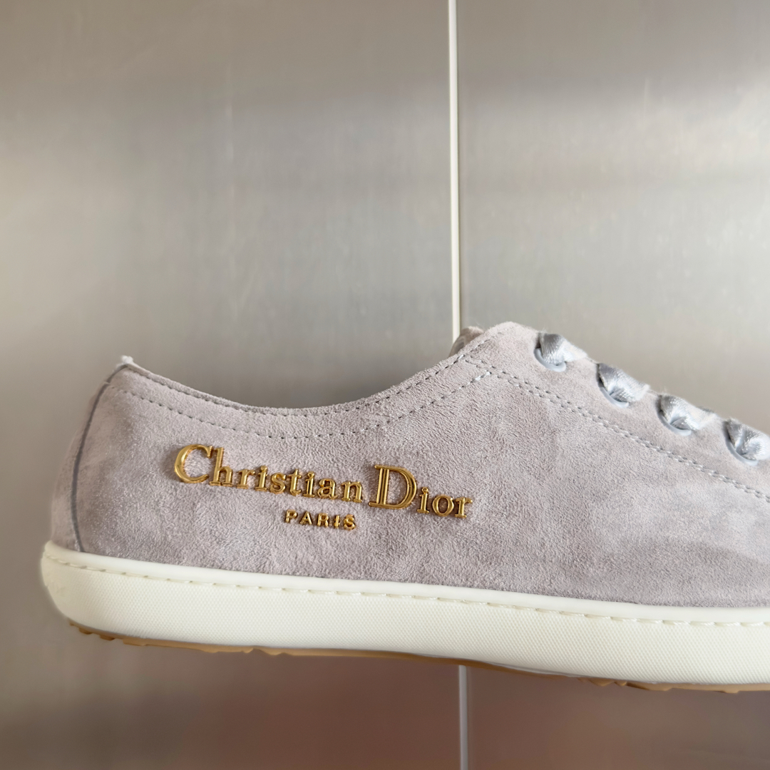 顶级版本：女款
Dior 迪奥 最新Lucky系列 绸缎 小白鞋 休闲 运动鞋
原版购入开发 做货 这款
