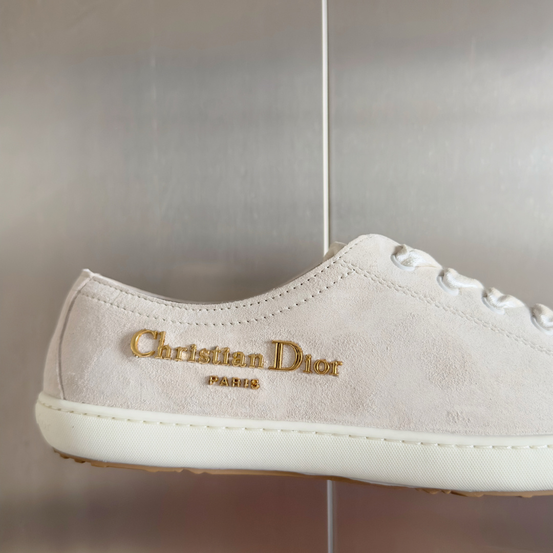 顶级版本:女款
Dior 迪奥 最新Lucky系列 绸缎 小白鞋 休闲 运动鞋
原版购入开发 做货 这款