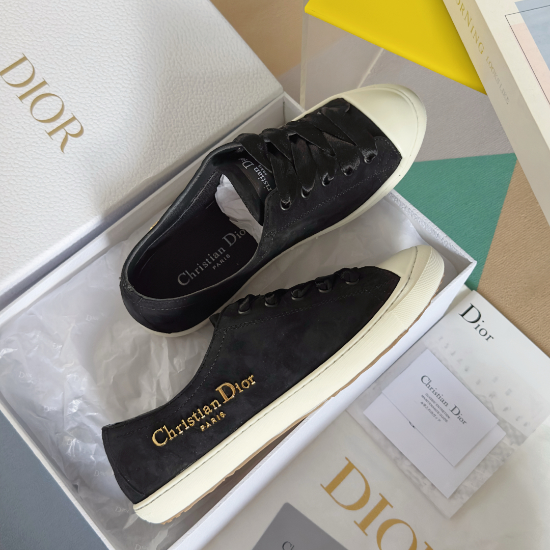 顶级版本：女款
Dior 迪奥 最新Lucky系列 绸缎 小白鞋 休闲 运动鞋
原版购入开发 做货 这款