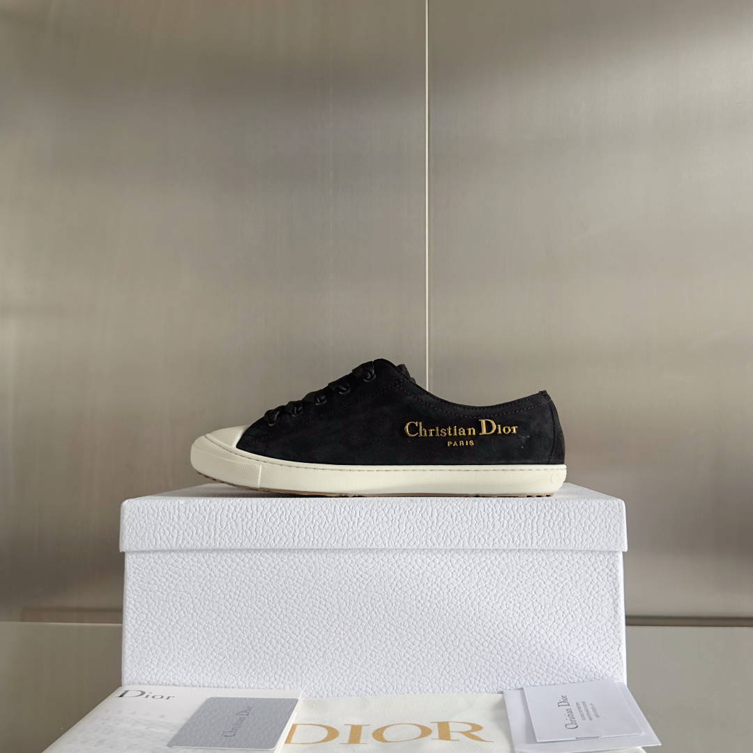顶级版本：女款
Dior 迪奥 最新Lucky系列 绸缎 小白鞋 休闲 运动鞋
原版购入开发 做货 这款