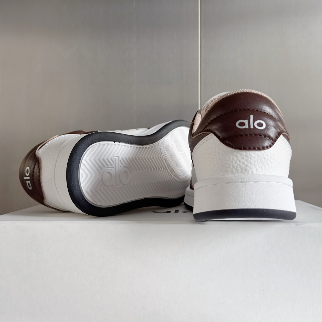 顶级版本:女款
ALO YOGA 最新 熊猫拼色 厚底 小白鞋 休闲 运动鞋 滑板鞋
原版购入开发 做货
