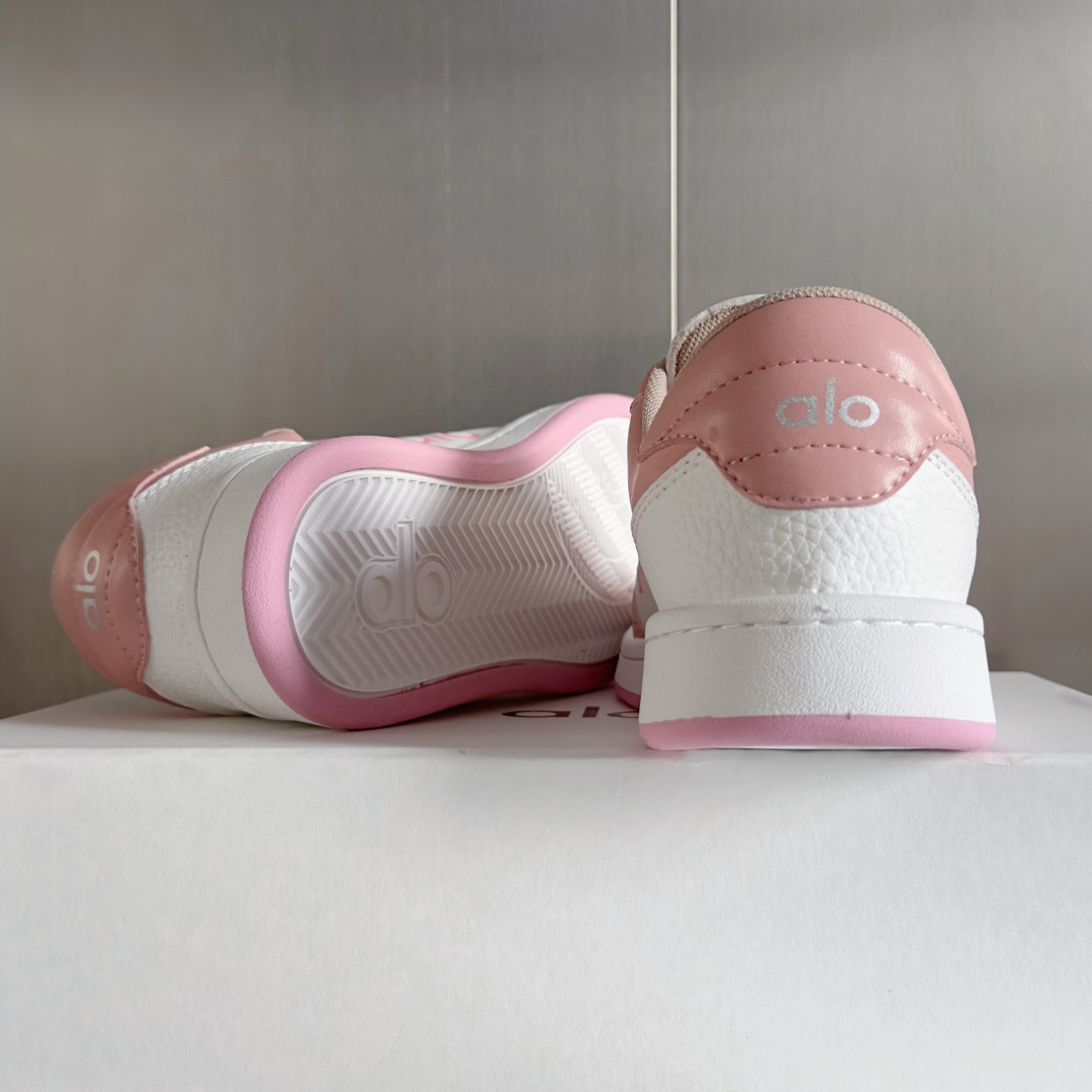 顶级版本:女款
ALO YOGA 最新 熊猫拼色 厚底 小白鞋 休闲 运动鞋 滑板鞋
原版购入开发 做货