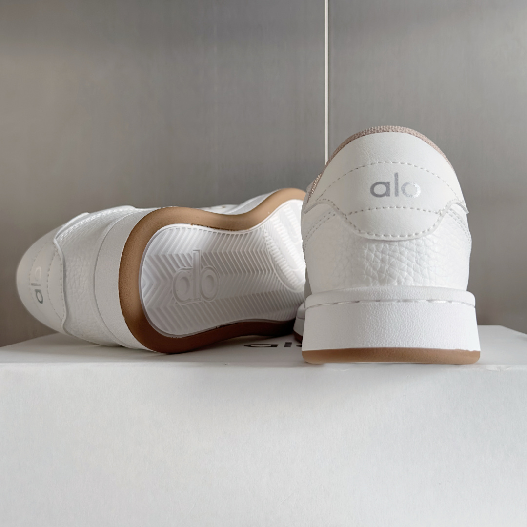 顶级版本:女款
ALO YOGA 最新 熊猫拼色 厚底 小白鞋 休闲 运动鞋 滑板鞋
原版购入开发 做货