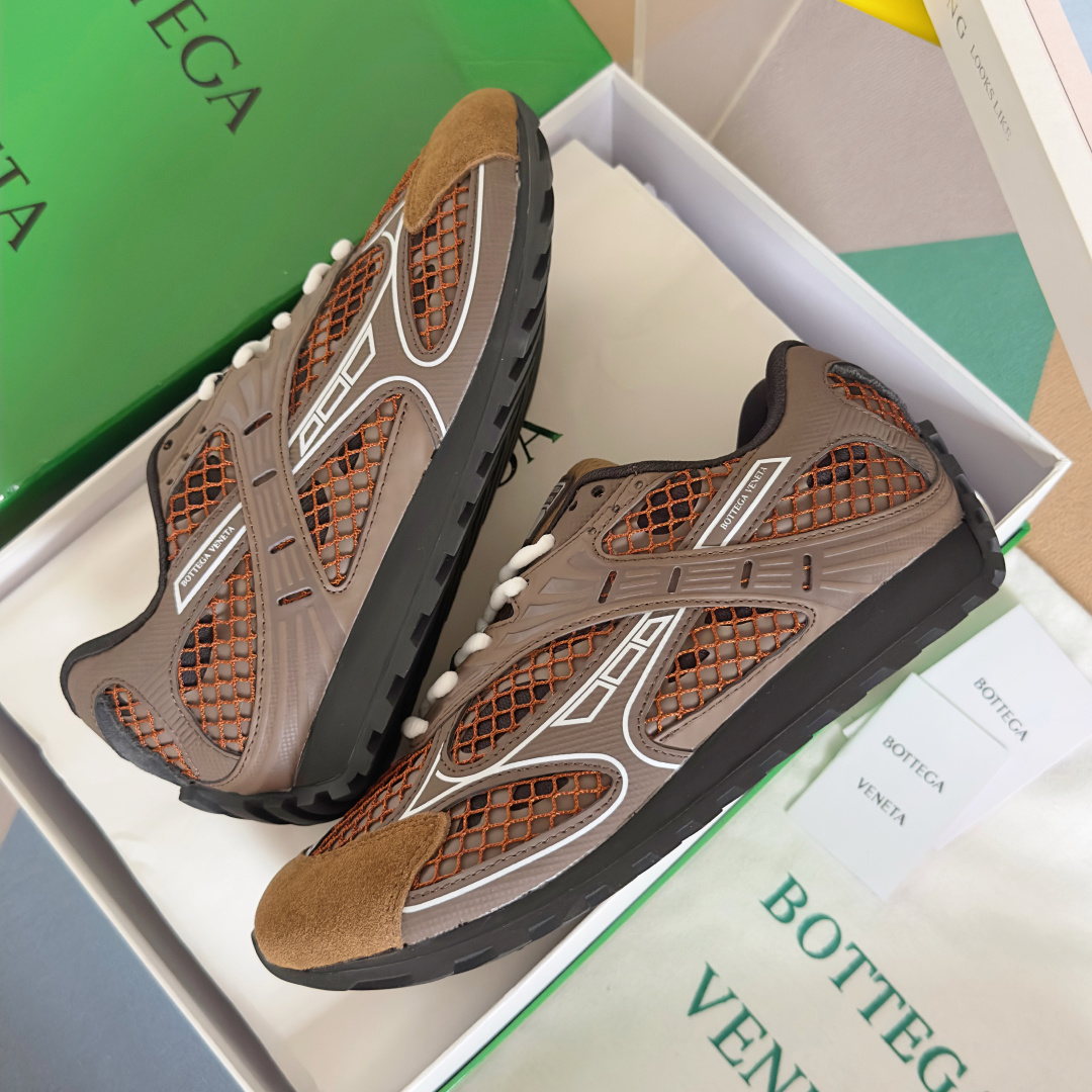顶级版本:情侣款
Bottega Veneta 葆蝶家BV最新款Orbit系列 情侣款 复古 网面 休