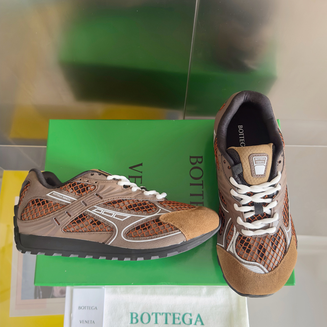 顶级版本:情侣款
Bottega Veneta 葆蝶家BV最新款Orbit系列 情侣款 复古 网面 休