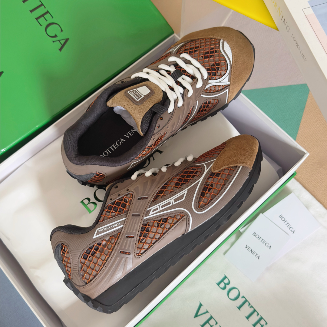 顶级版本:情侣款
Bottega Veneta 葆蝶家BV最新款Orbit系列 情侣款 复古 网面 休