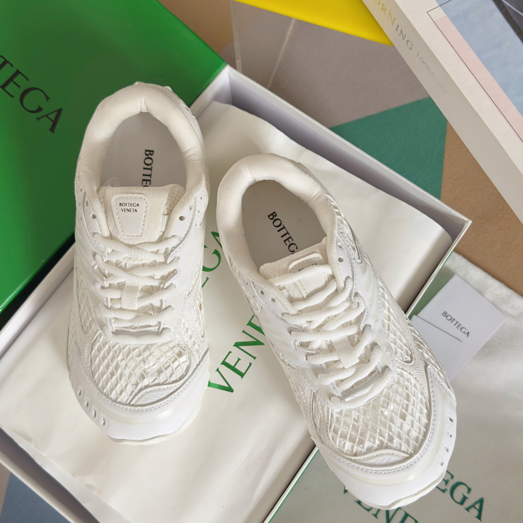 顶级版本:情侣款
Bottega Veneta 葆蝶家BV最新款Orbit系列 情侣款 复古 网面 休