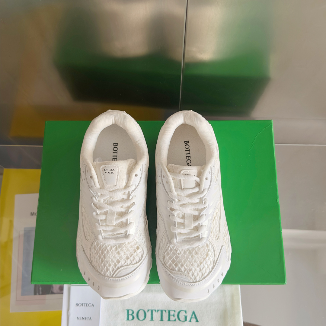 顶级版本:情侣款
Bottega Veneta 葆蝶家BV最新款Orbit系列 情侣款 复古 网面 休