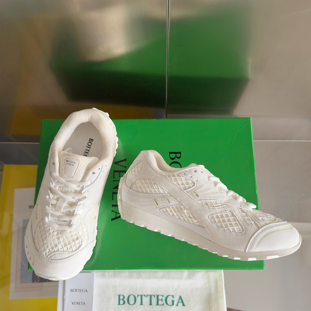 顶级版本:情侣款
Bottega Veneta 葆蝶家BV最新款Orbit系列 情侣款 复古 网面 休